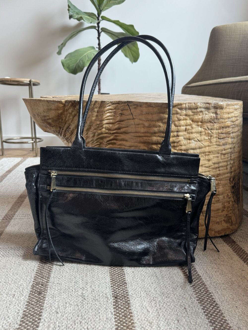 Hobo Seeker Borne Black Crackled Leather Purse Tassel Hob